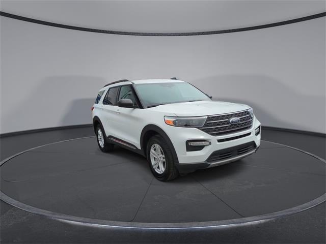 $30500 : 2023 Explorer XLT image 2