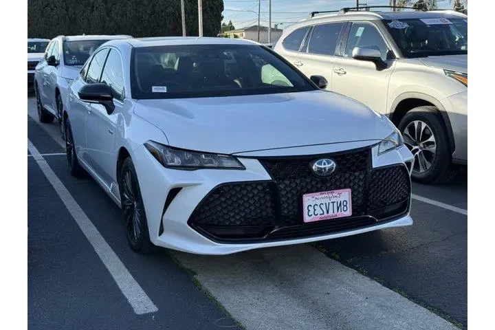$29165 : Toyota Avalon Hybrid 2020 XS image 1