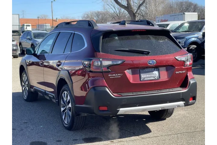 $21570 : 2023 Outback Limited image 9