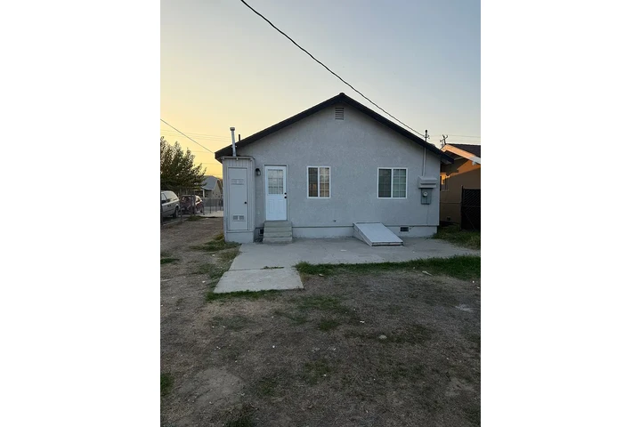 $800 : Newly renovated 2 bedroom 1 image 9