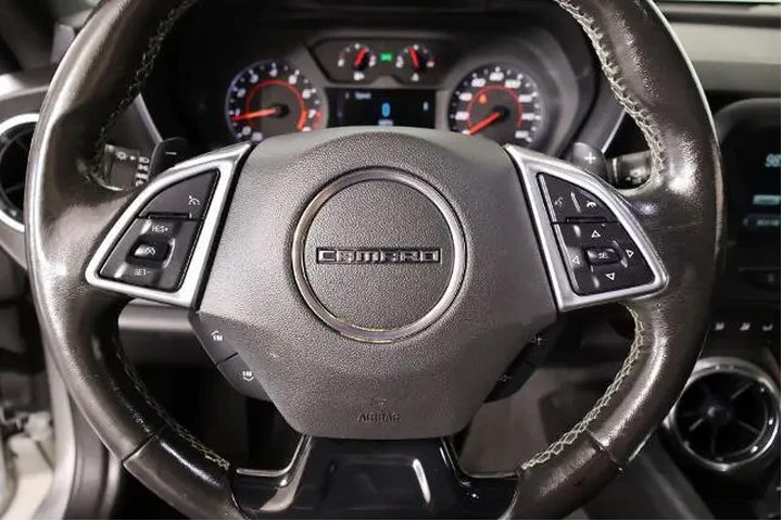 $16327 : Chevrolet Camaro 2018 LT 2dr image 3