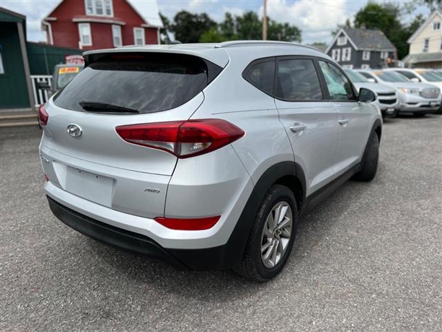 $8990 : 2016 TUCSON image 3