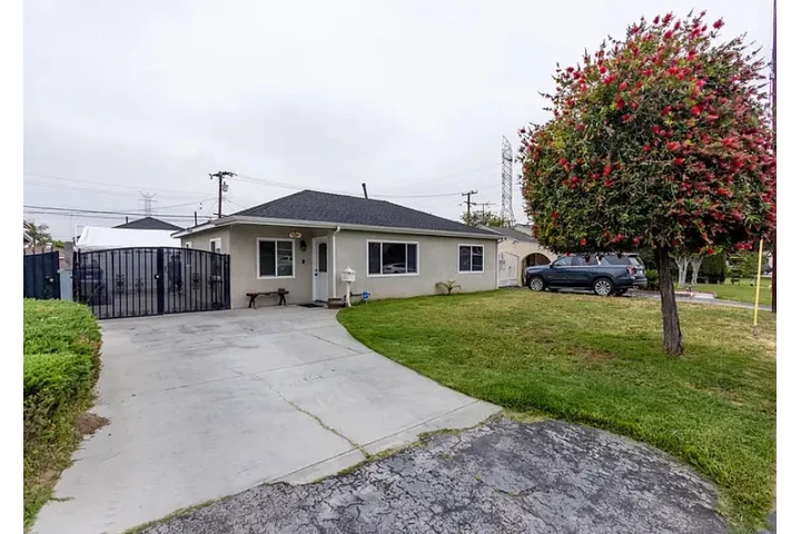 $2100 : 🏠Minutes from LAX✈ & SoFi🏟️ image 1
