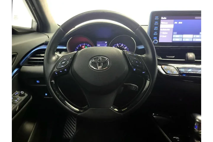 $18998 : Toyota C-HR 2019 XLE 4dr Cro image 10