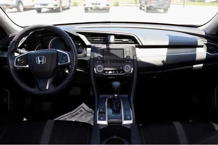2017 Civic Sedan image 2