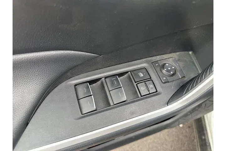 $29989 : Toyota RAV4 2024 AWD XLE 4dr image 9