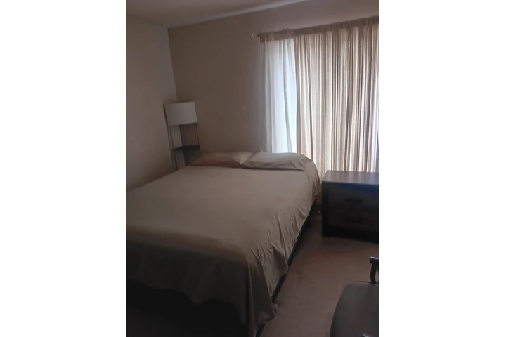 $700 : Una Recamara image 2