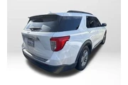 $27482 : Ford Explorer 2023 XLT 4dr S thumbnail