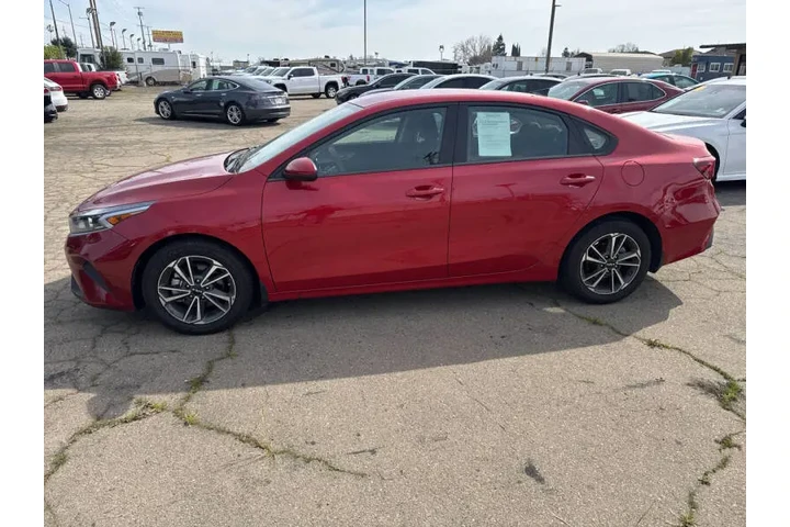 $15999 : 2022 Forte LXS image 3