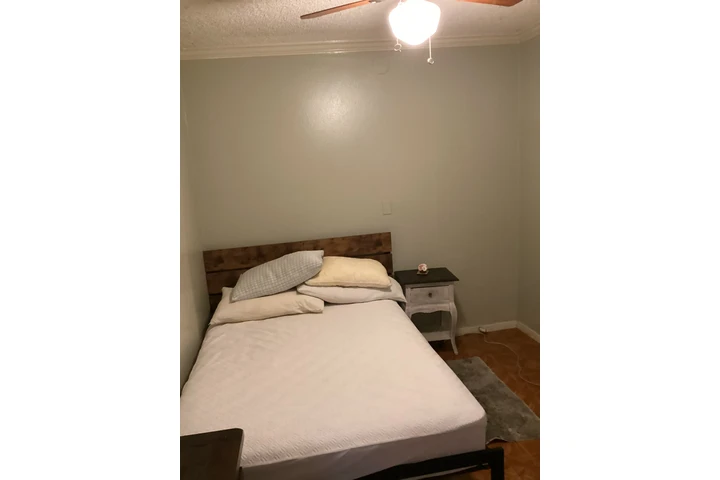 $1575 : 1Rec+1Baño+Refri+TV+Patio+Wifi image 7