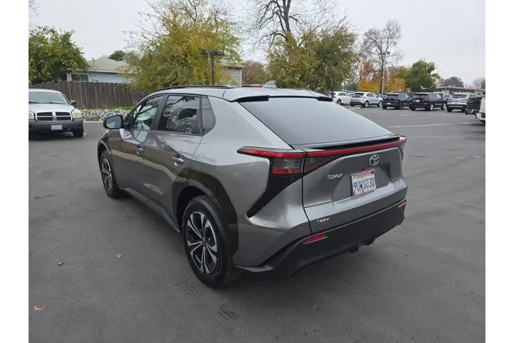 $31995 : Toyota bZ4X 2025 XLE 4dr Cro image 5