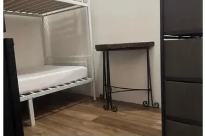 $750 : Sur Centro Vernon y Normandie image 1