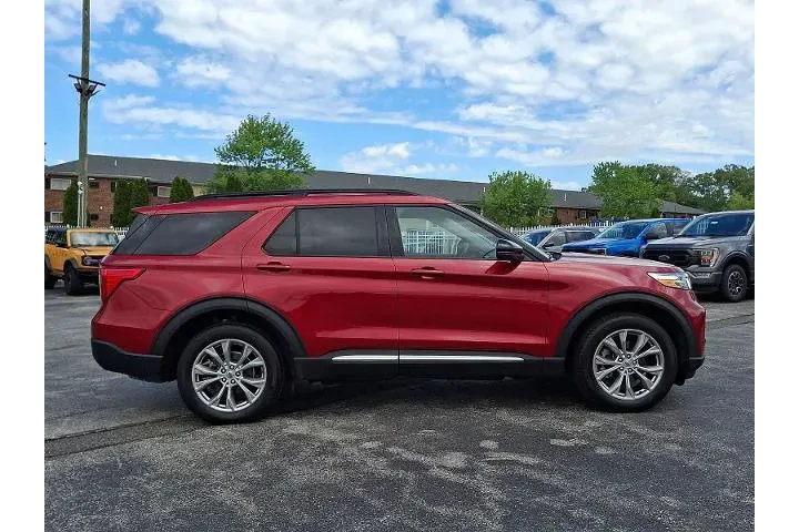 $37470 : Ford Explorer 2023 AWD XLT 4 image 7