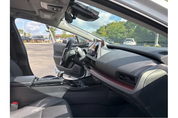$38694 : Gold Certified2024 Prius Prim image 5