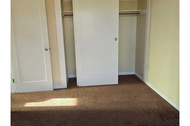 $900 : Freshly painted two bedroom image 8