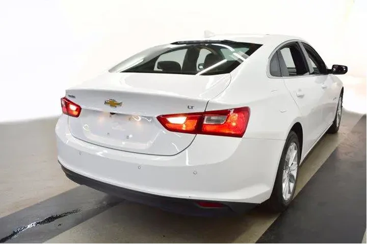 $18994 : Chevrolet Malibu 2024 LT 4dr image 4