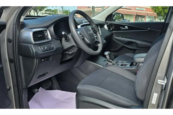 $11999 : KIA SORENTO image 2