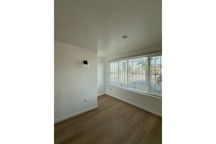 $1800 : APTO 1 RECAMARA image 2