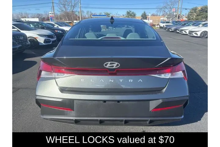 $18995 : Hyundai ELANTRA 2024 SE 4dr image 5