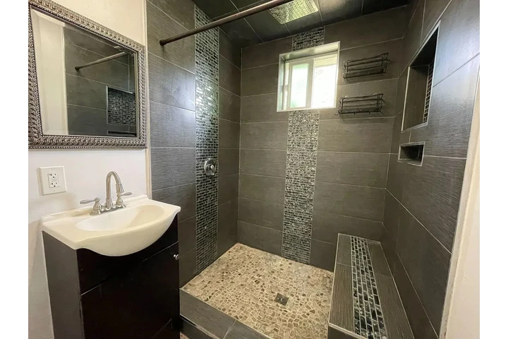 $980 : updated 2-bedroom, 1-bathroom image 5