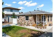 BEAUTIFUL BACK HOUSE FOR LEASE