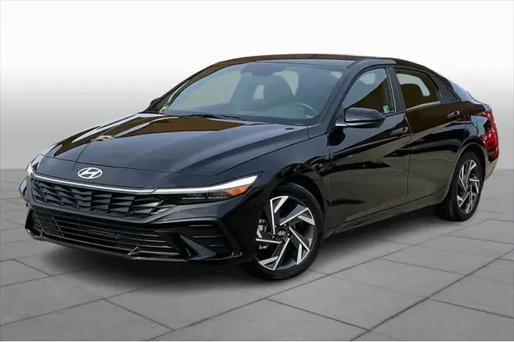 $21431 : Hyundai ELANTRA 2025 SEL Spo image 1