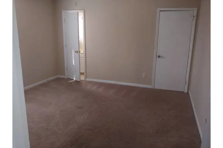 $1000 : Charming 1BR/1BA image 2