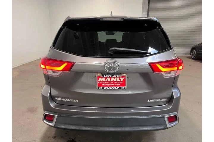 $27436 : Toyota Highlander 2018 image 4