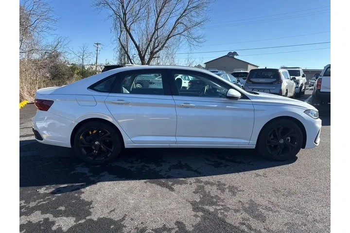 $27777 : Volkswagen Jetta 2025 SE 4dr image 5