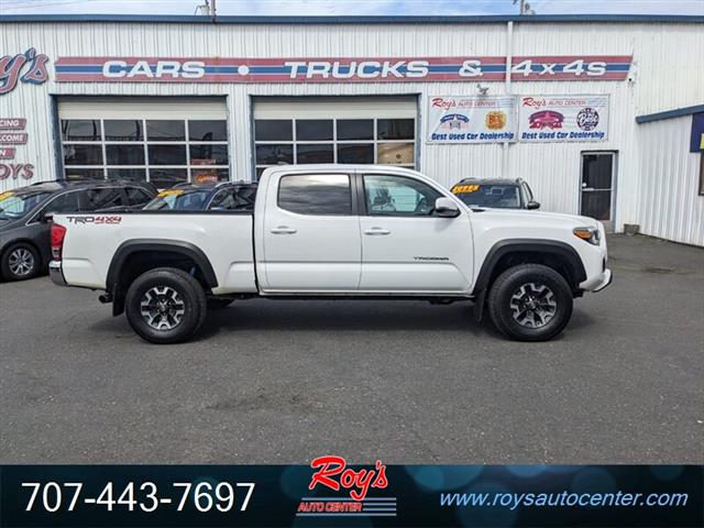 $32995 : 2018 Tacoma SR5 V6 4WD Truck image 2