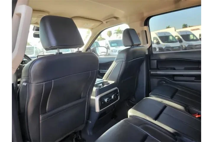 $39691 : Ford Expedition 2024 4x2 XLT image 9