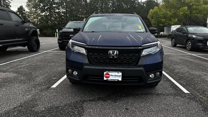 $20900 : PRE-OWNED 2019 HONDA PASSPORT image 2