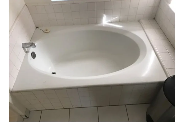 $2390 : Beautiful 2bed in LA image 8