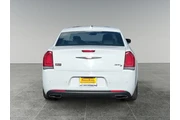 Chrysler 300 2023 S V6 4dr S thumbnail