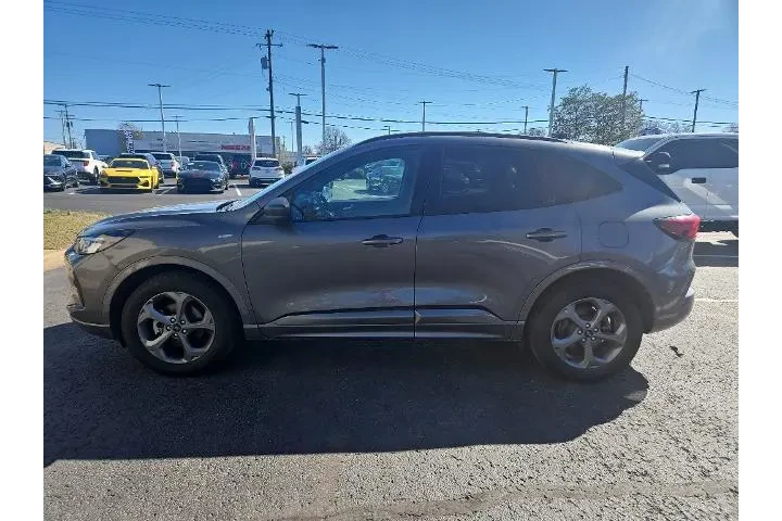 $21029 : Ford Escape 2023 AWD ST-Line image 5