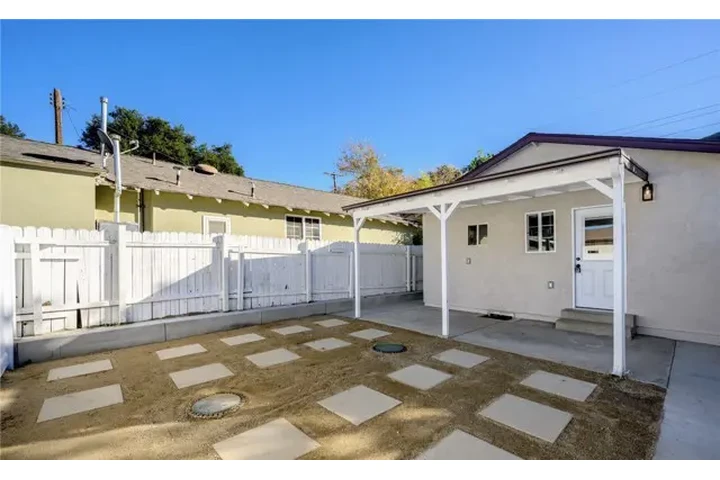 $1000 : espaciosa casa una sola planta image 9