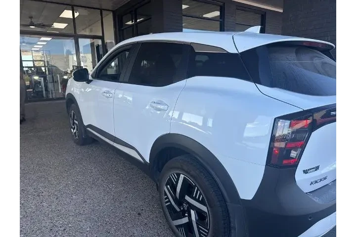 $20088 : Nissan Kicks 2025 SV 4dr Cro image 2