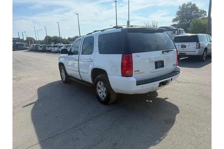$3980 : 2008 GMC Yukon 4WD 4dr 1500 S image 4