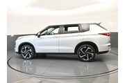 $20991 : Mitsubishi Outlander 2023 ES thumbnail