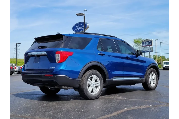 $27995 : Ford Explorer 2023 AWD XLT 4 image 4