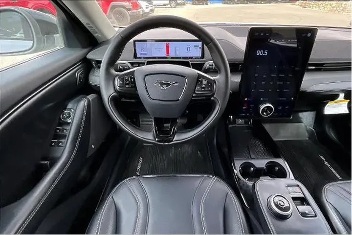 $29593 : Ford Mustang Mach-E 2023 Pre image 6