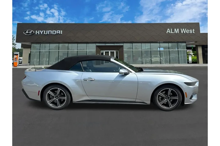 $32420 : Ford Mustang 2025 EcoBoost 2 image 7