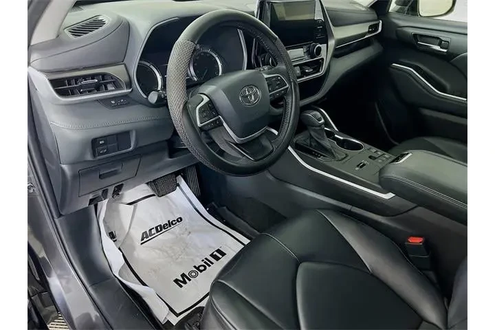 $38800 : Toyota Highlander Hybrid 202 image 9
