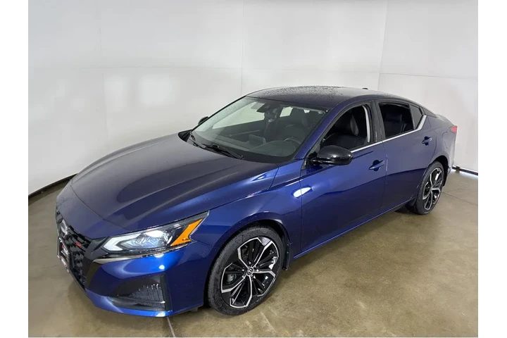 $23679 : 2023 Altima 2.5 SR image 9