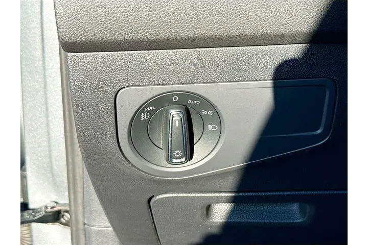 $14831 : Volkswagen Tiguan 2021 SE 4d image 10