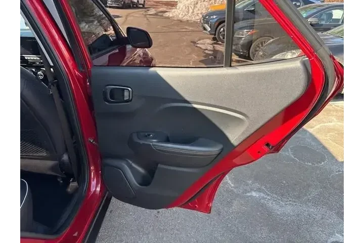 $17000 : Hyundai VENUE 2023 Limited 4 image 9