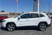 $19890 : PRE-OWNED 2019 JEEP CHEROKEE thumbnail