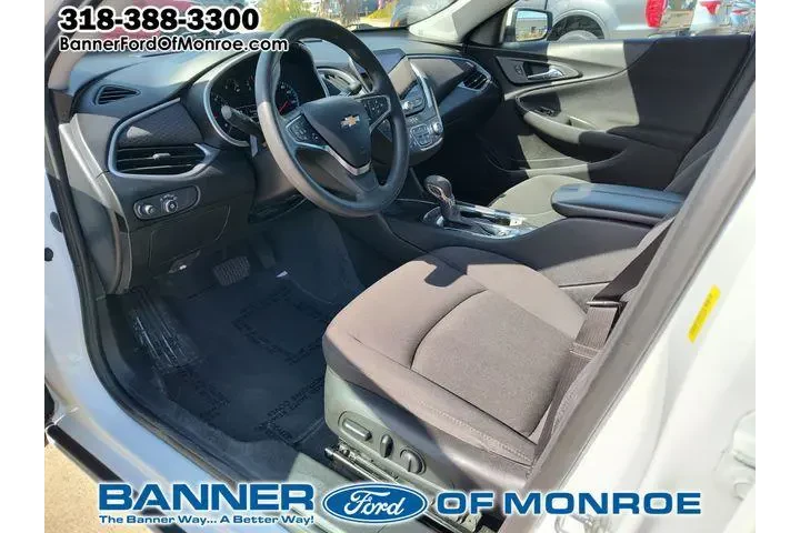 $17485 : Chevrolet Malibu 2023 LT 4dr image 2