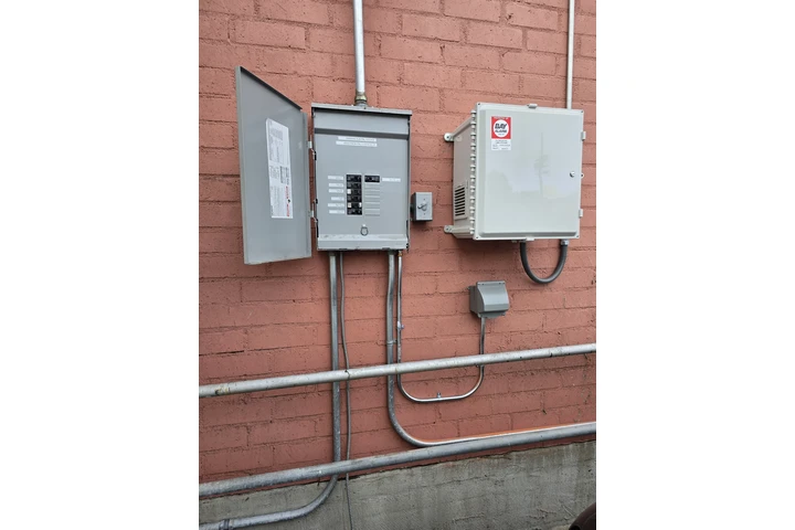 Electrician licensed ✔️ image 1