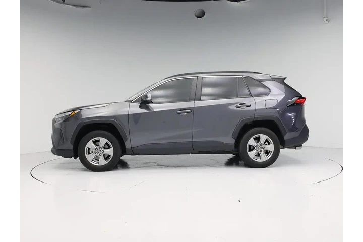 $29998 : Toyota RAV4 2024 AWD XLE 4dr image 3